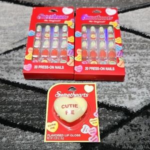 SWEETHEARTS THE ORIGINAL! PRESS-ON NAILS CUTIE PIE HEART-SHAPED LIP GLOSS BUNDLE